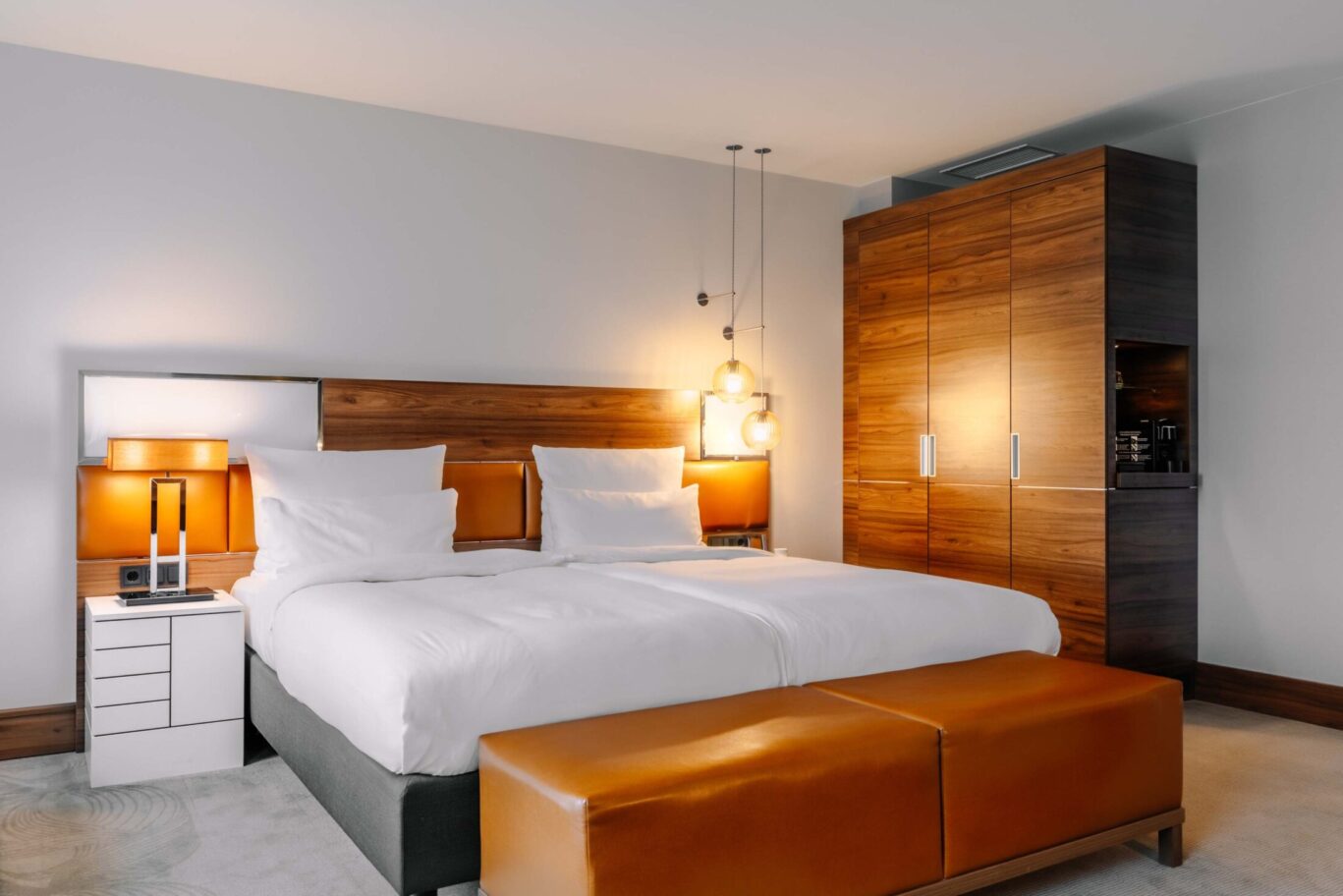 Reichshof Hamburg Extra Large Zimmer / Extra Large Room